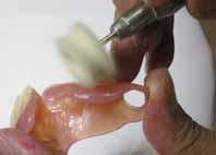 エステシャインＨＰをエステホイールＨＰに塗布し艶出し研磨を行います。